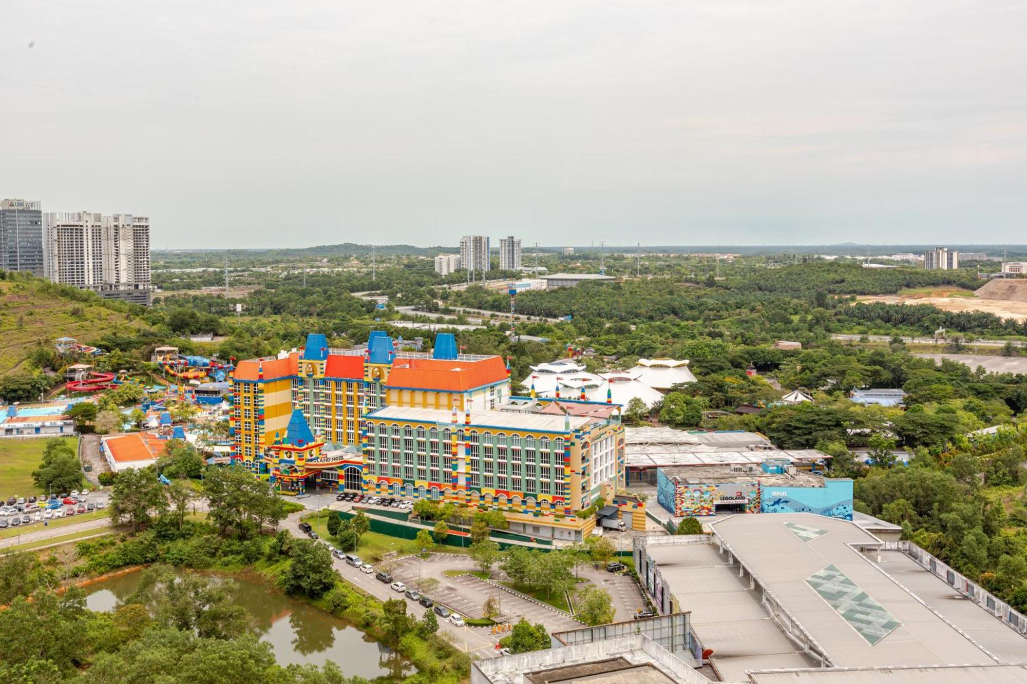 Hostahome Suites At Afiniti Residence Walk To Legoland 努沙再也 外观 照片